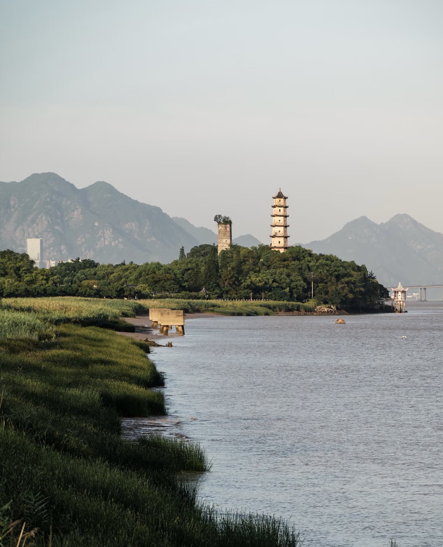 温州江心屿双塔与瓯江风景